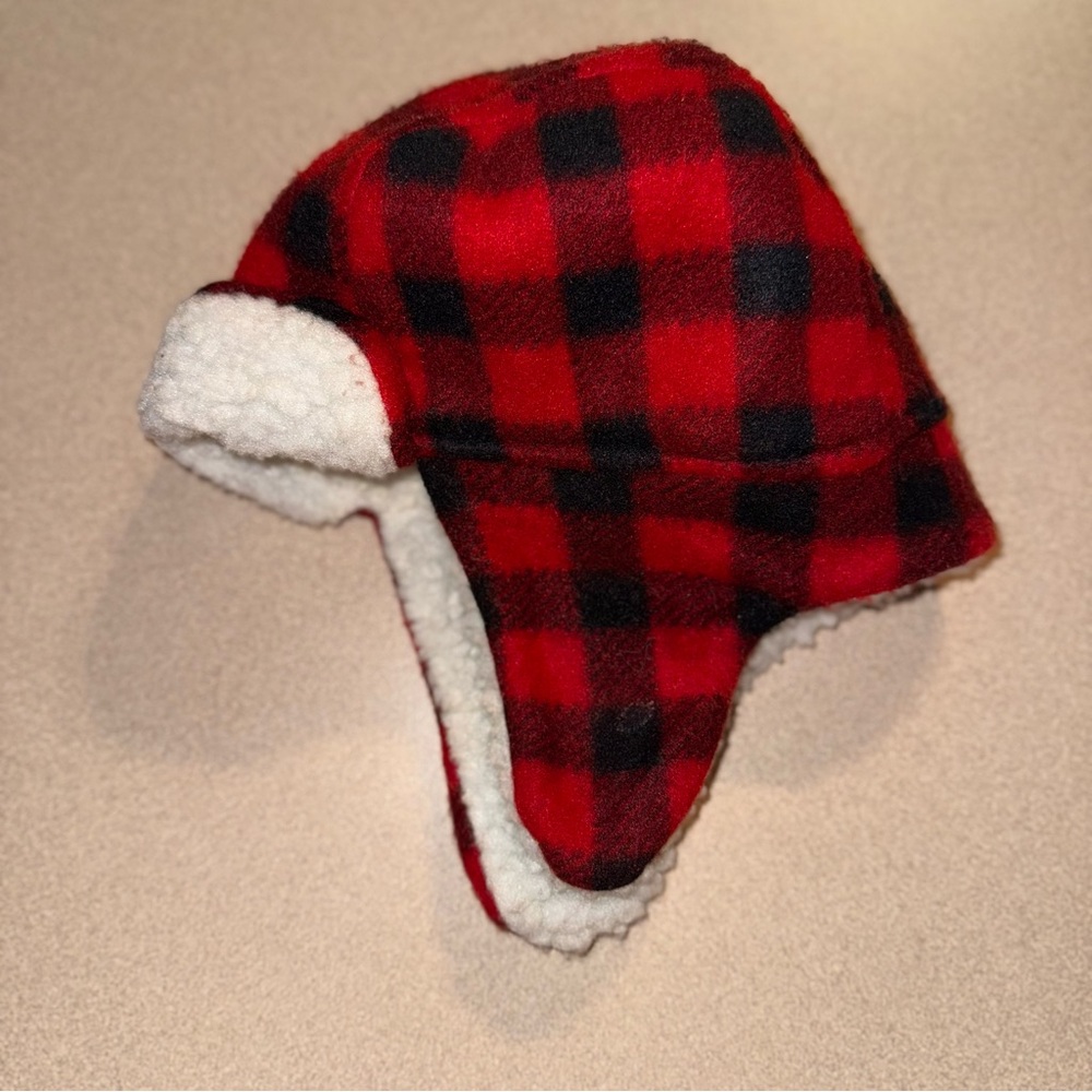 Luvable friends boys size medium 6-12 months Buffalo plaid trapper hat red black